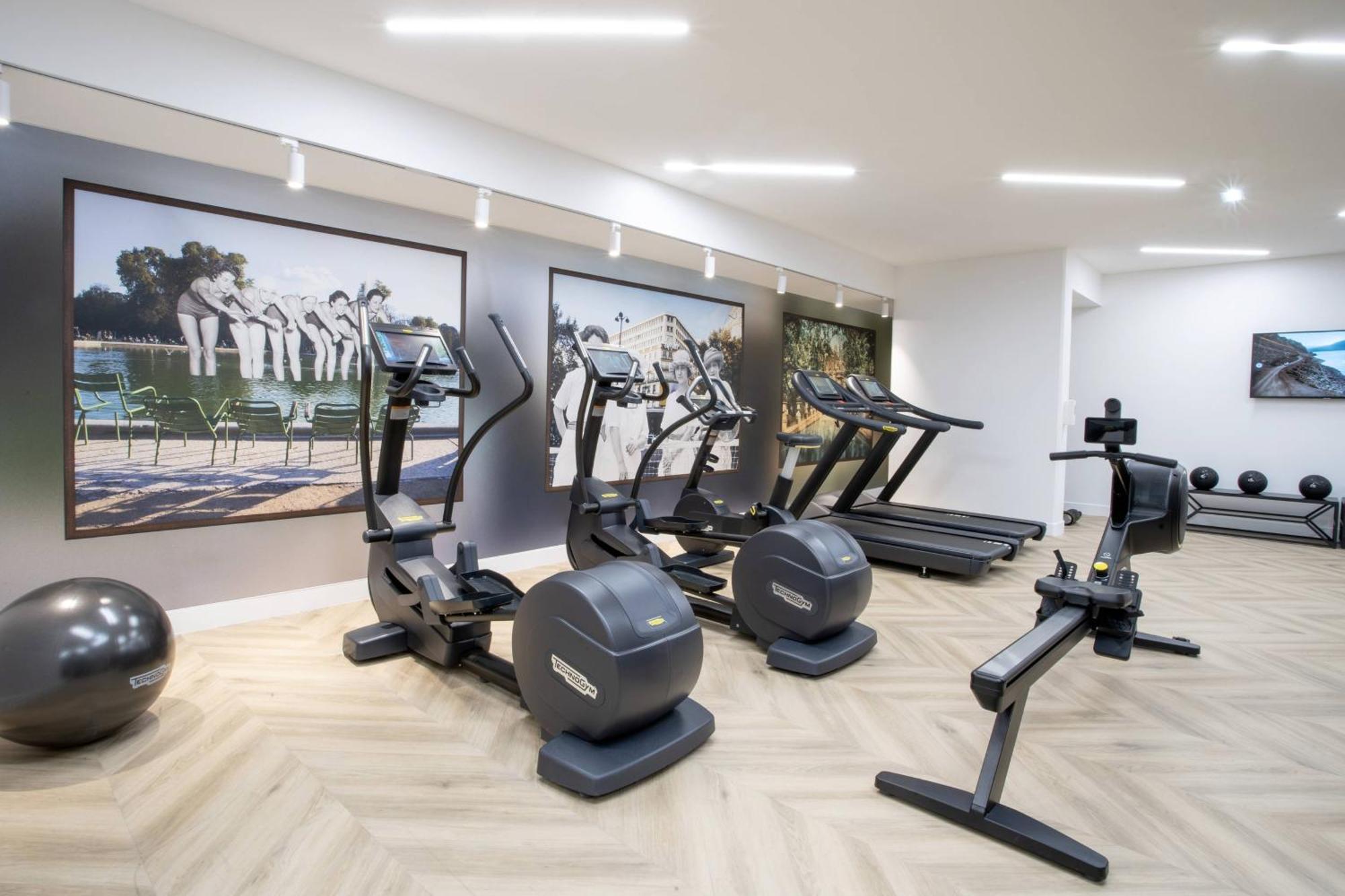 Courtyard By Marriott Paris Porte De Versailles Иси-ле-Мулино Екстериор снимка