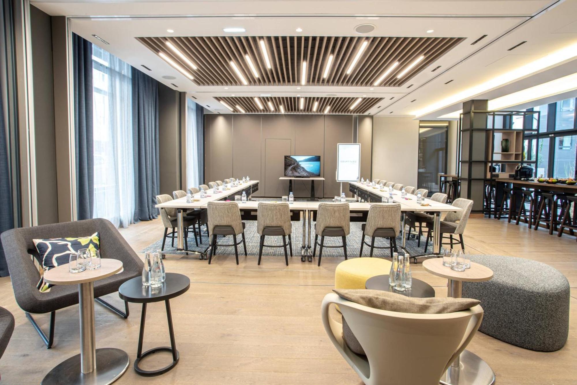 Courtyard By Marriott Paris Porte De Versailles Иси-ле-Мулино Екстериор снимка