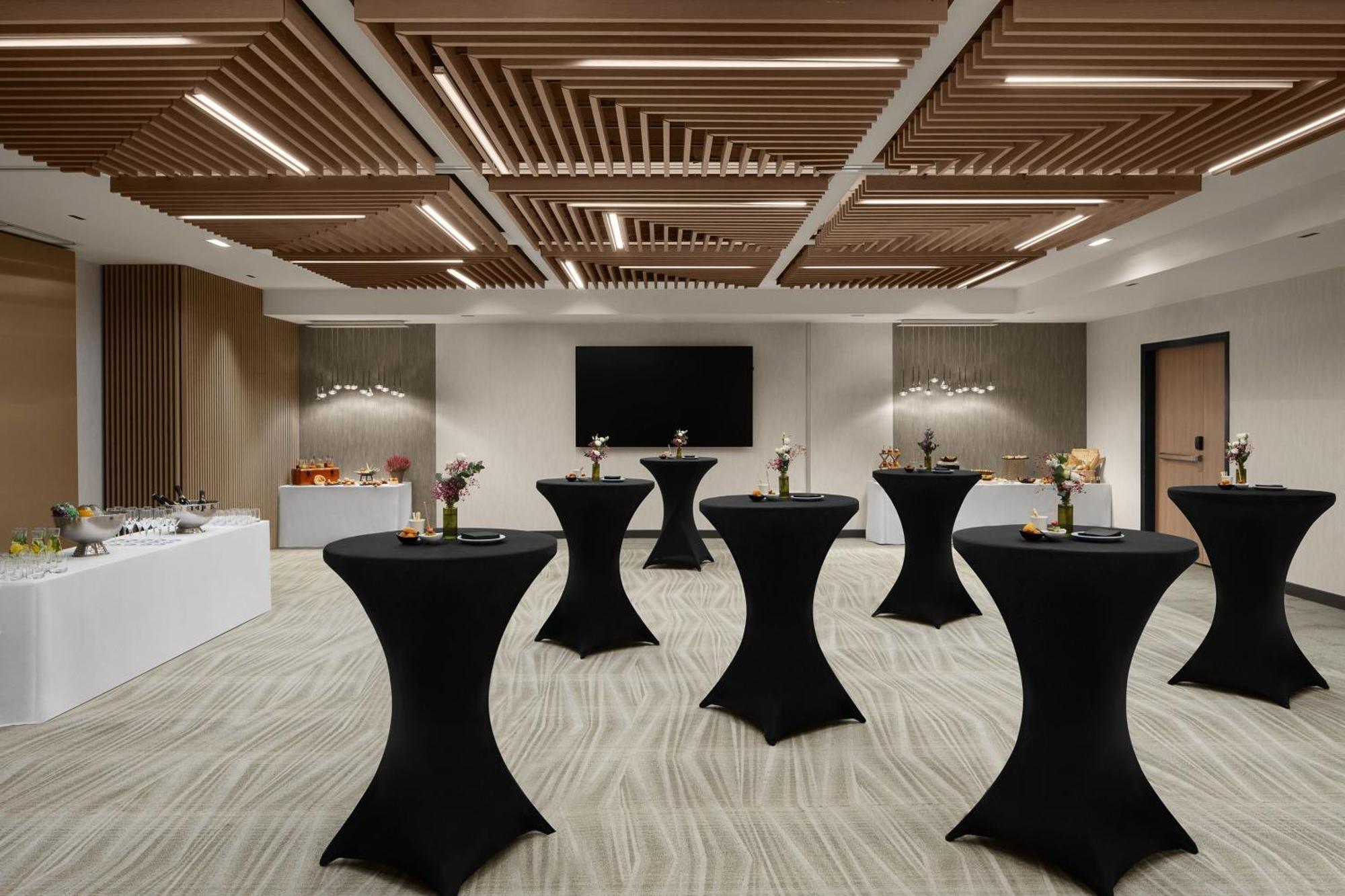 Courtyard By Marriott Paris Porte De Versailles Иси-ле-Мулино Екстериор снимка
