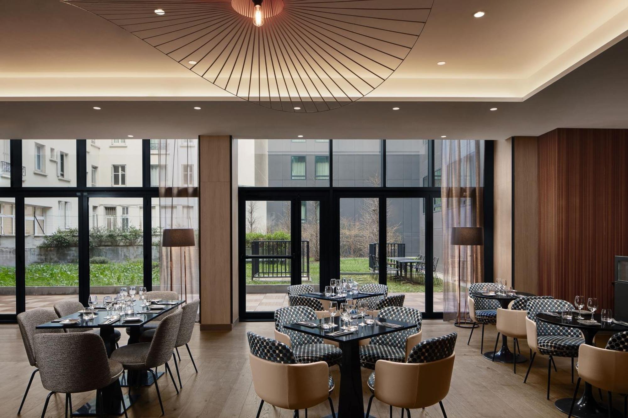 Courtyard By Marriott Paris Porte De Versailles Иси-ле-Мулино Екстериор снимка