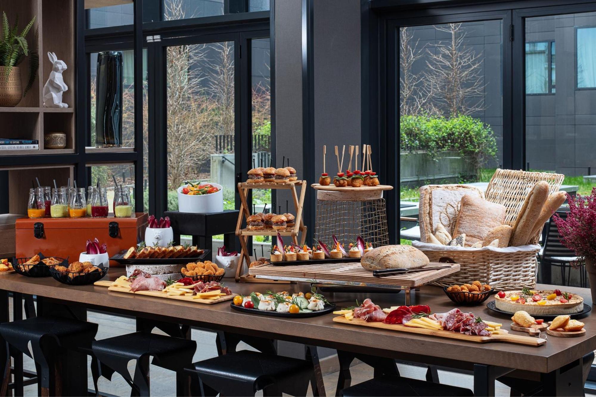 Courtyard By Marriott Paris Porte De Versailles Иси-ле-Мулино Екстериор снимка