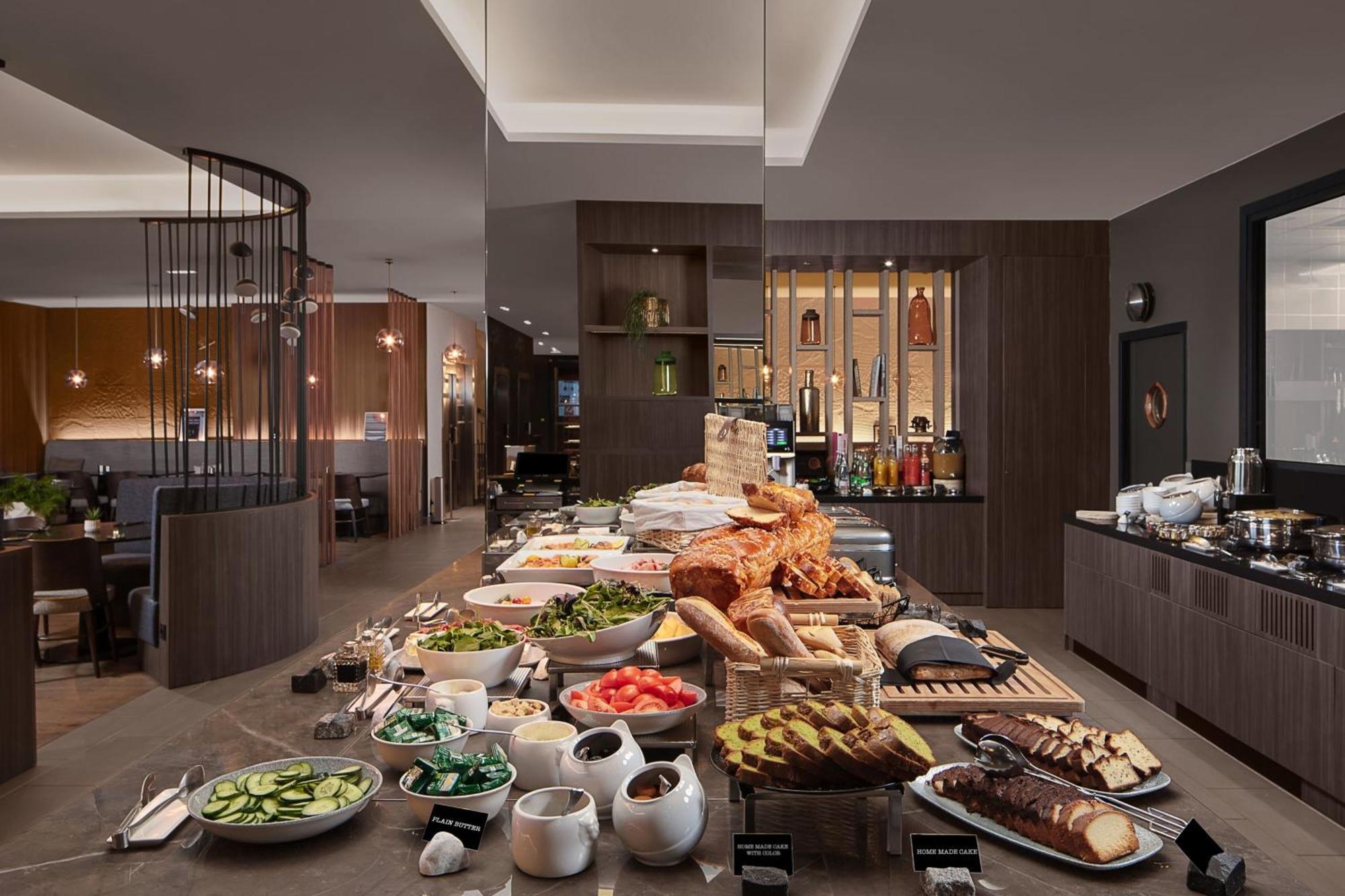 Courtyard By Marriott Paris Porte De Versailles Иси-ле-Мулино Екстериор снимка