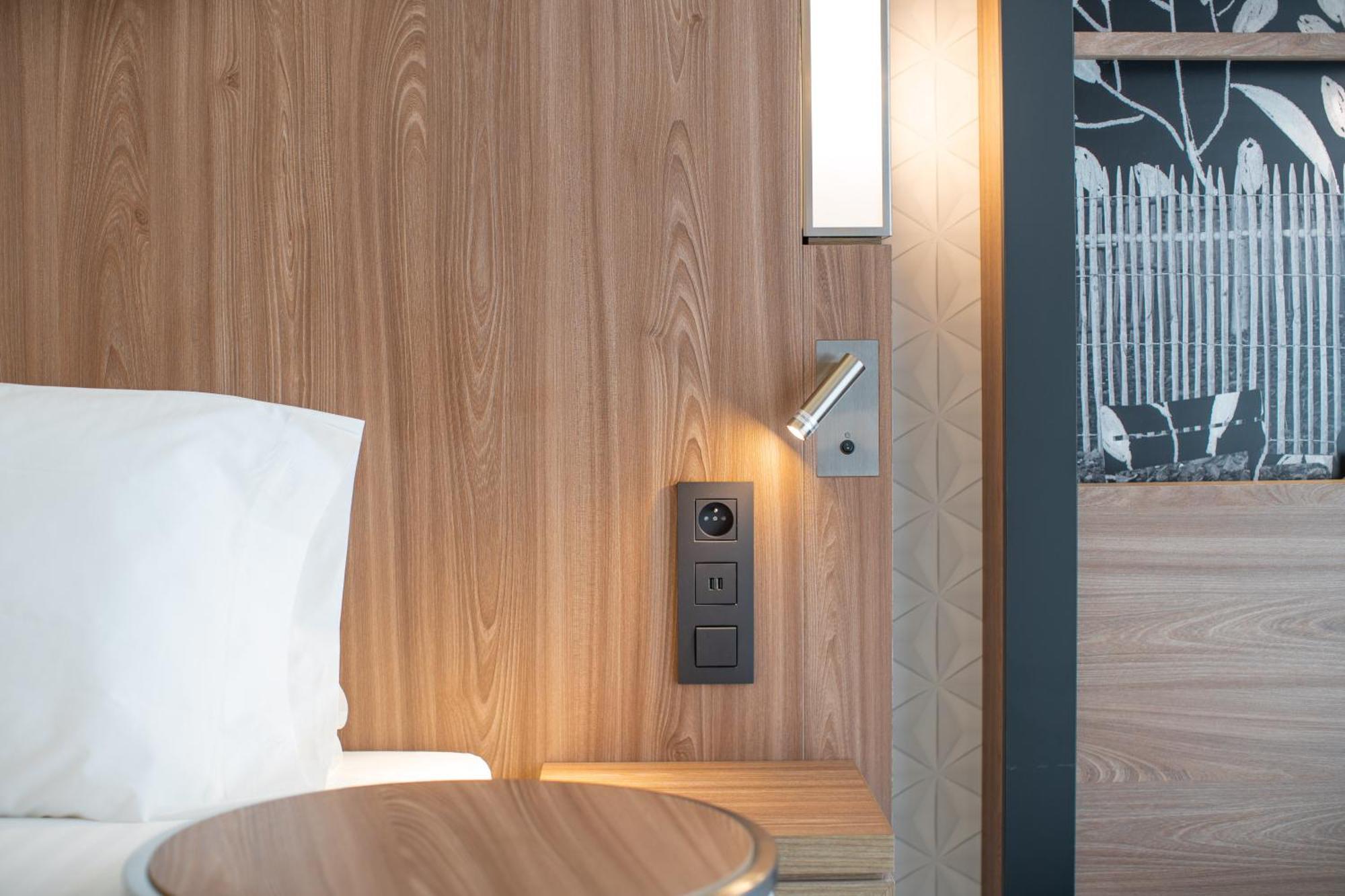 Courtyard By Marriott Paris Porte De Versailles Иси-ле-Мулино Екстериор снимка