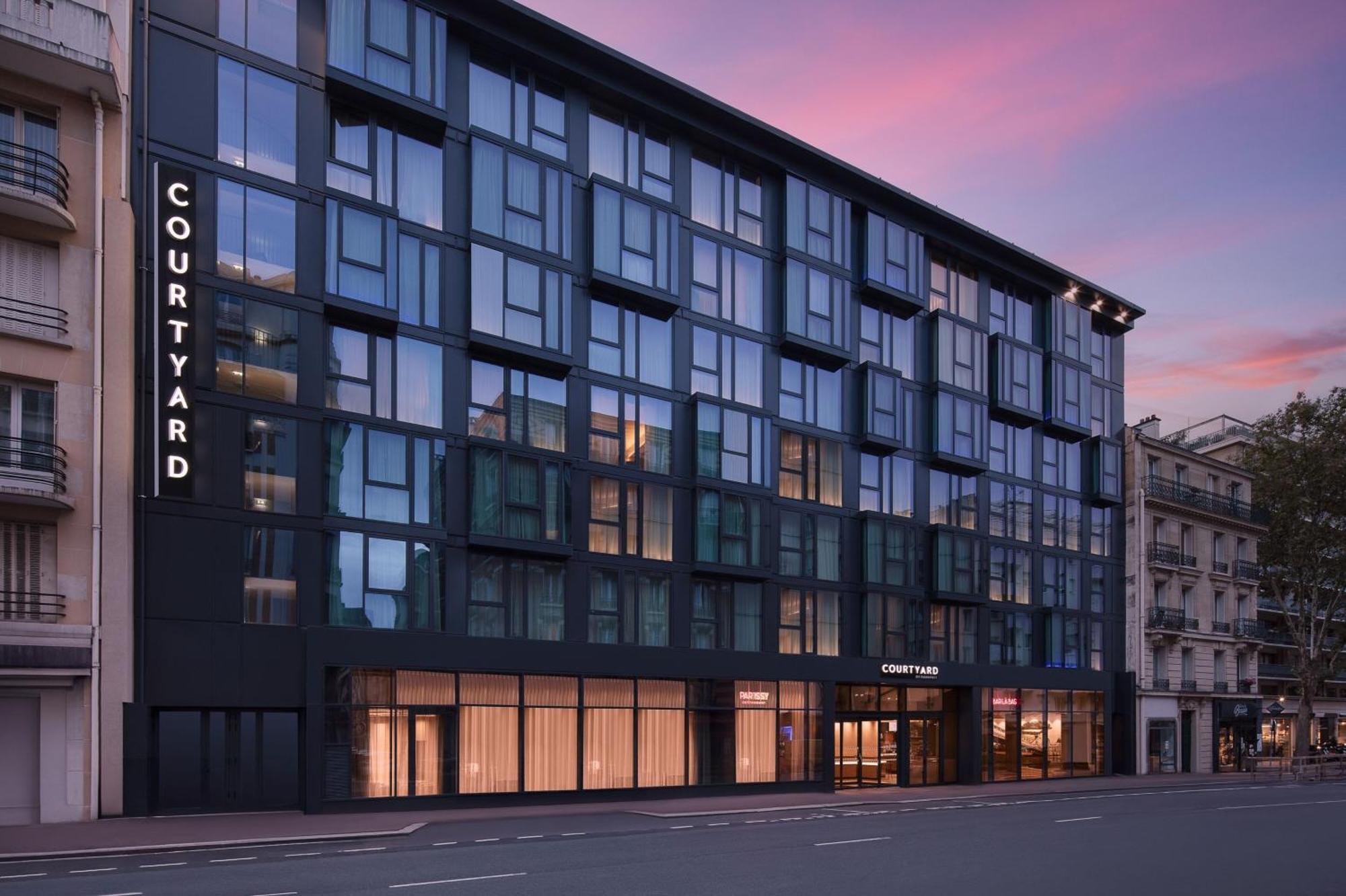 Courtyard By Marriott Paris Porte De Versailles Иси-ле-Мулино Екстериор снимка