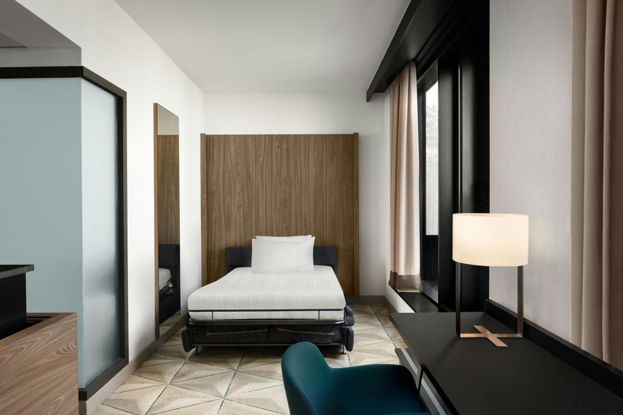 Courtyard By Marriott Paris Porte De Versailles Иси-ле-Мулино Екстериор снимка