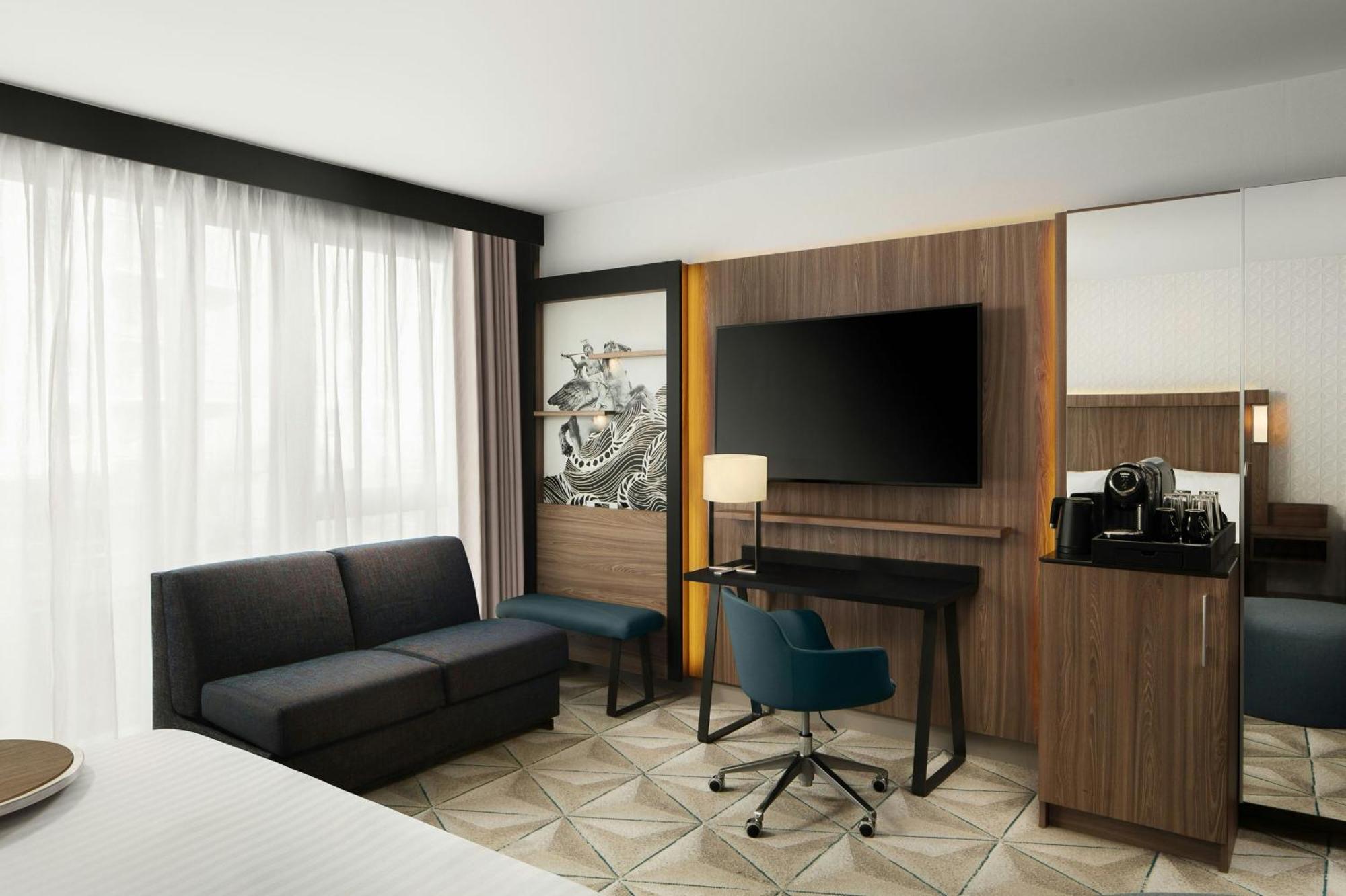 Courtyard By Marriott Paris Porte De Versailles Иси-ле-Мулино Екстериор снимка