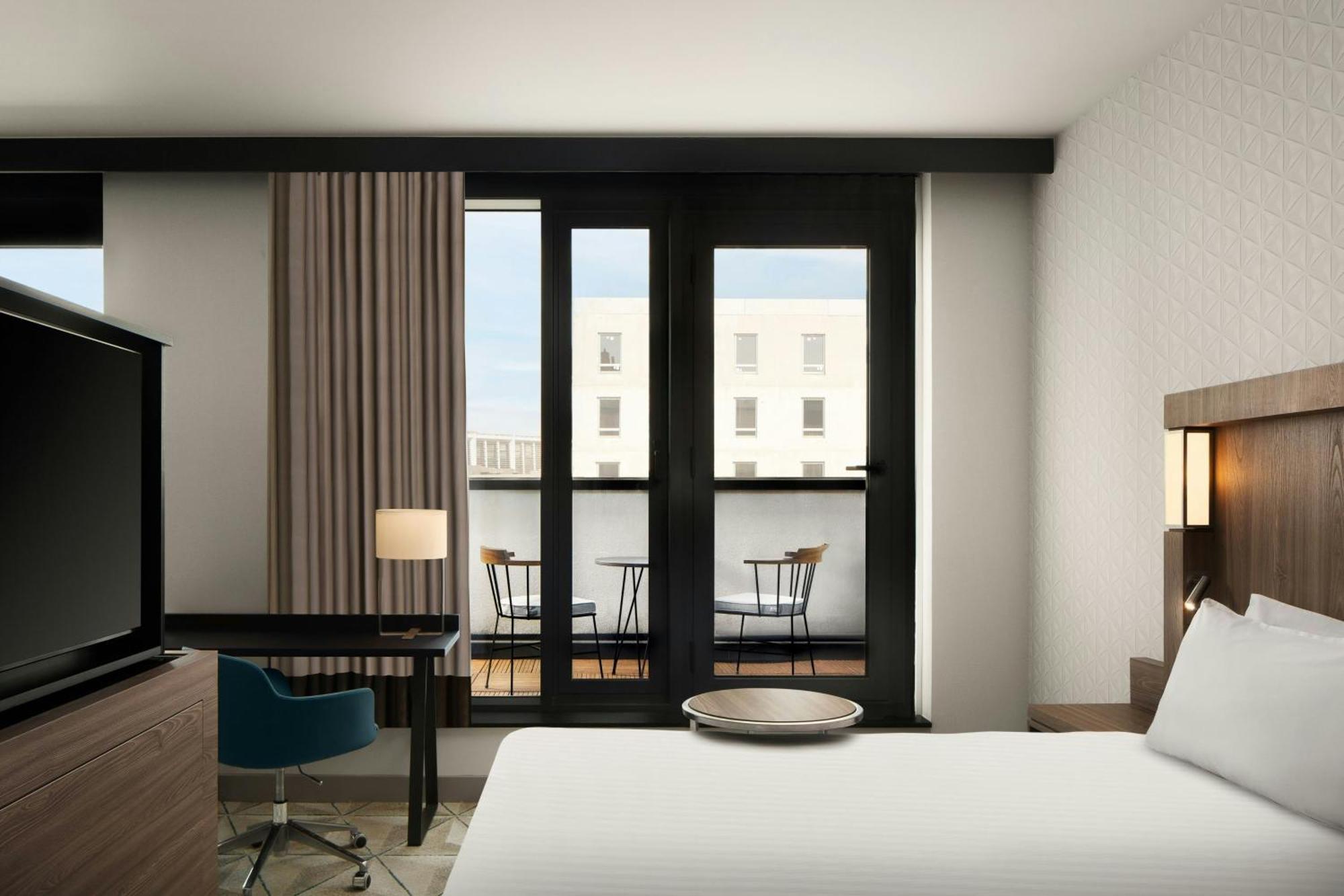 Courtyard By Marriott Paris Porte De Versailles Иси-ле-Мулино Екстериор снимка