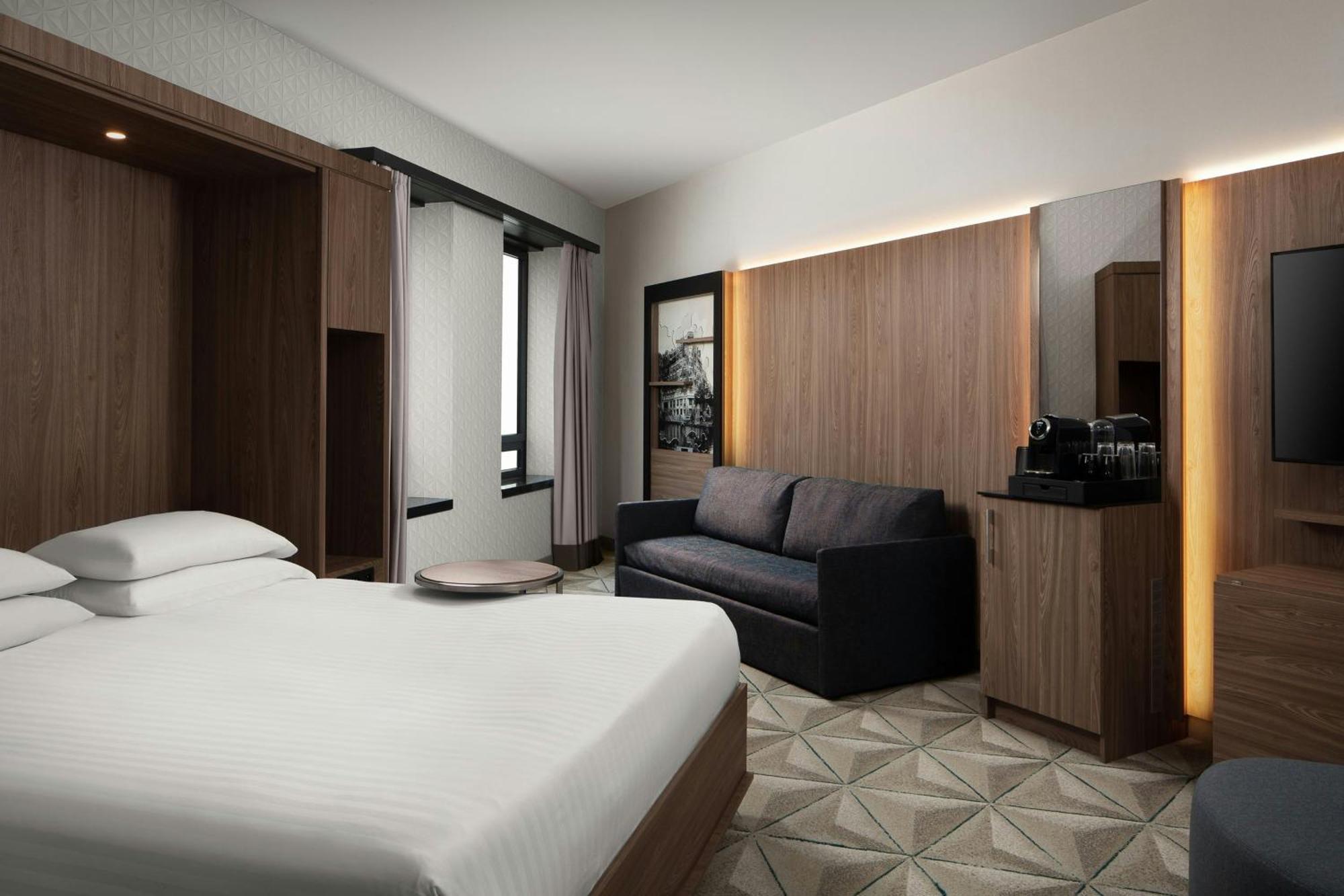 Courtyard By Marriott Paris Porte De Versailles Иси-ле-Мулино Екстериор снимка