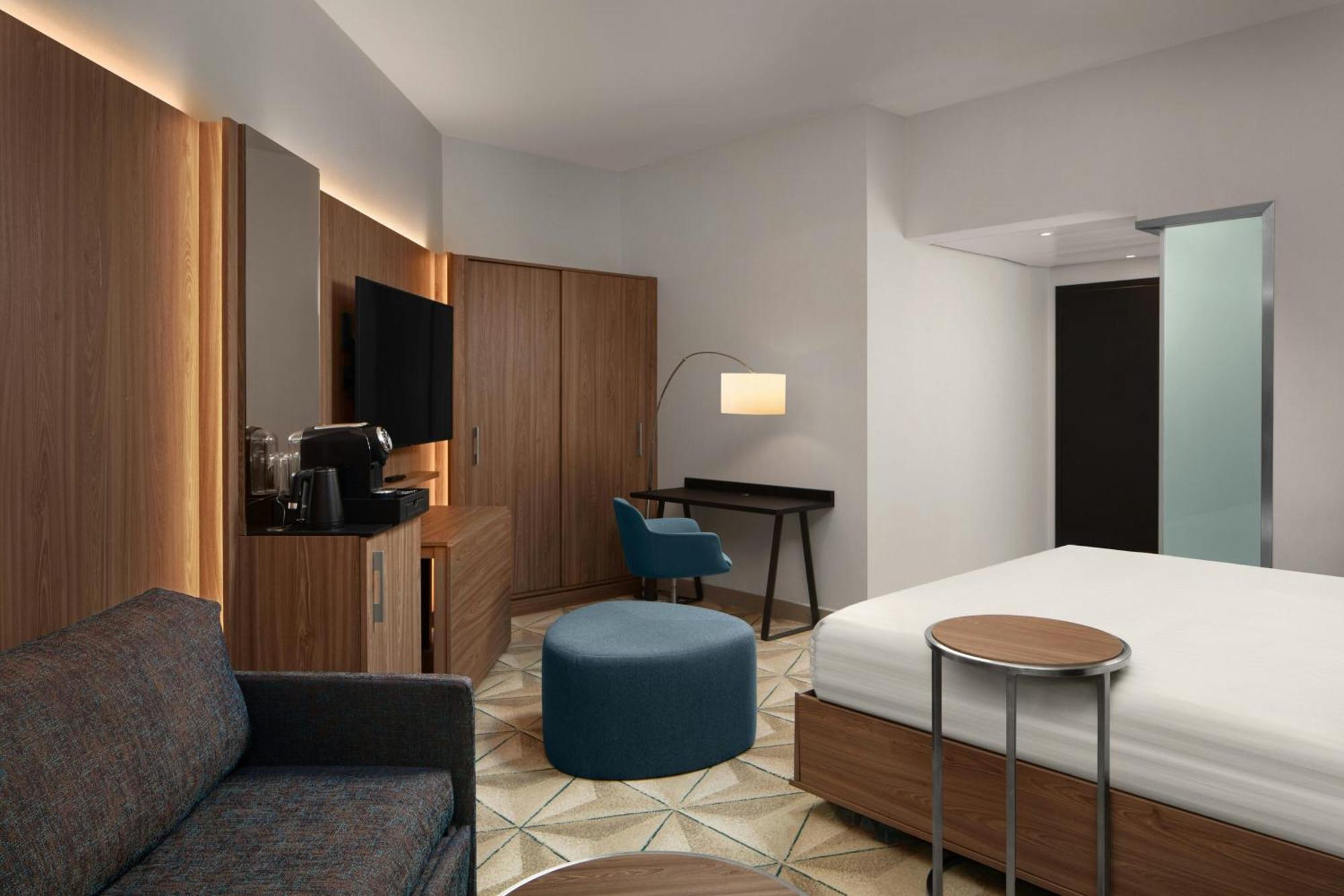 Courtyard By Marriott Paris Porte De Versailles Иси-ле-Мулино Екстериор снимка